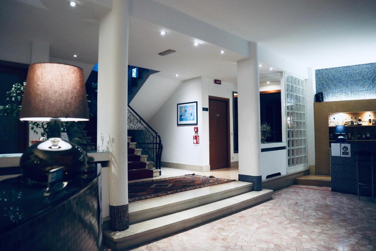 Hotel All'Oasi パエーゼ エクステリア 写真