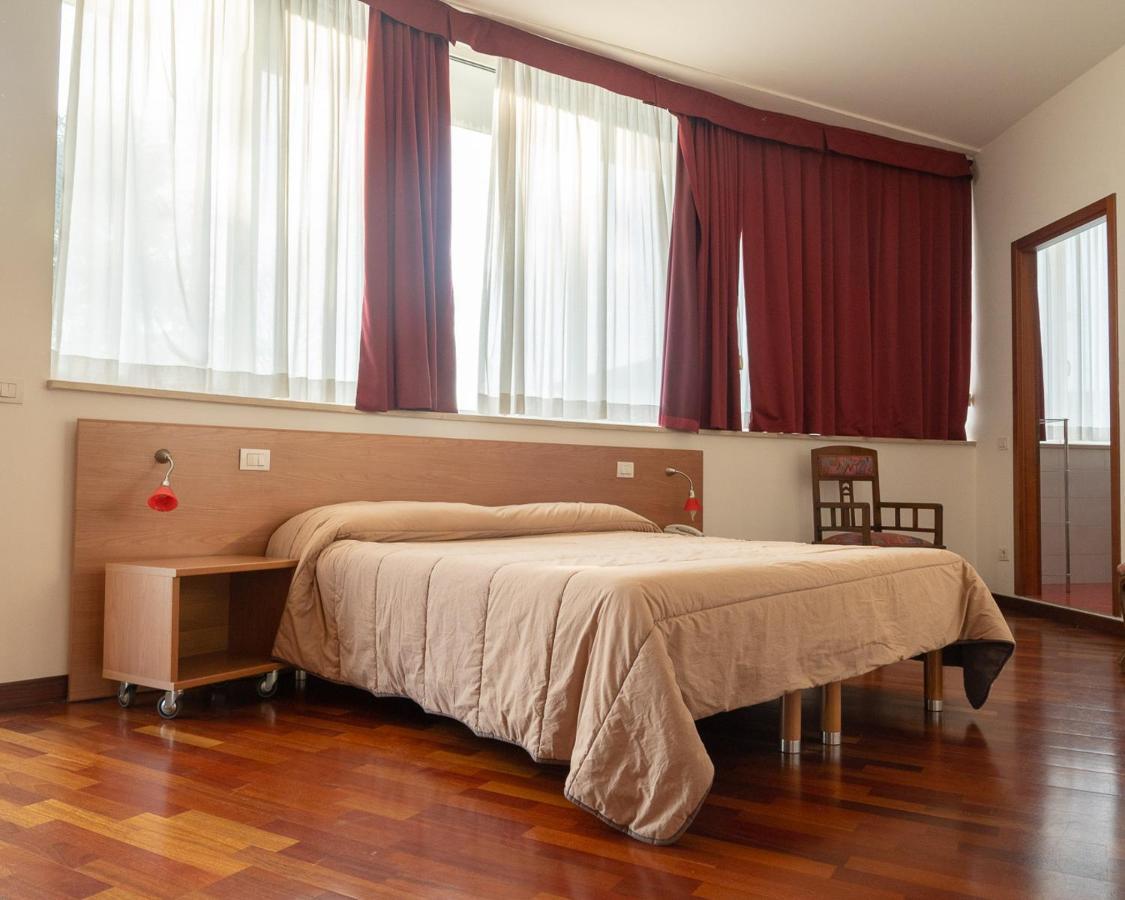 Hotel All'Oasi パエーゼ エクステリア 写真