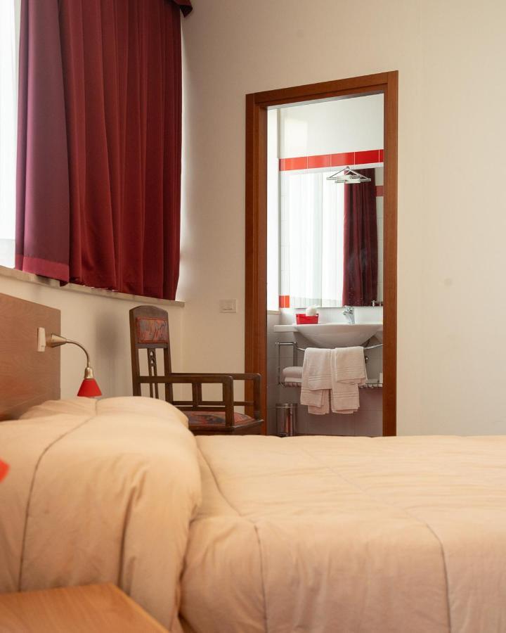 Hotel All'Oasi パエーゼ エクステリア 写真