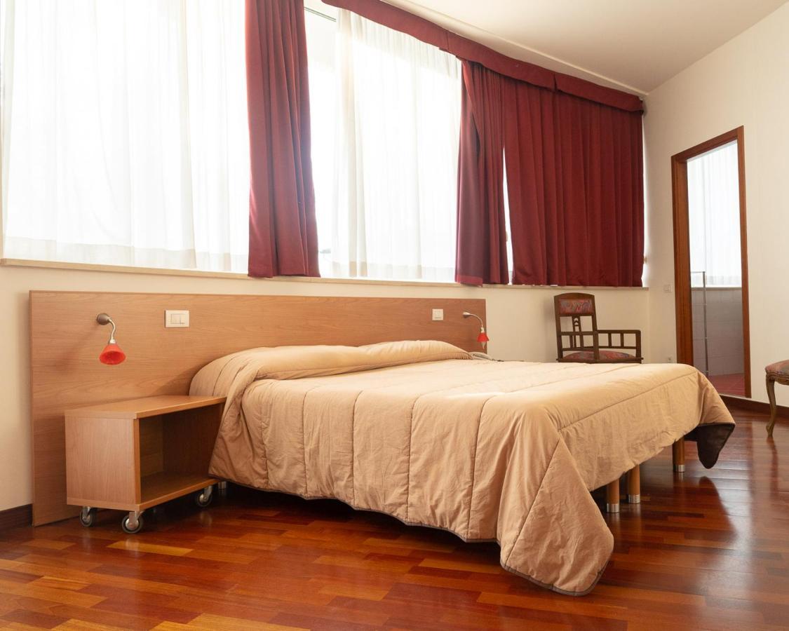 Hotel All'Oasi パエーゼ エクステリア 写真