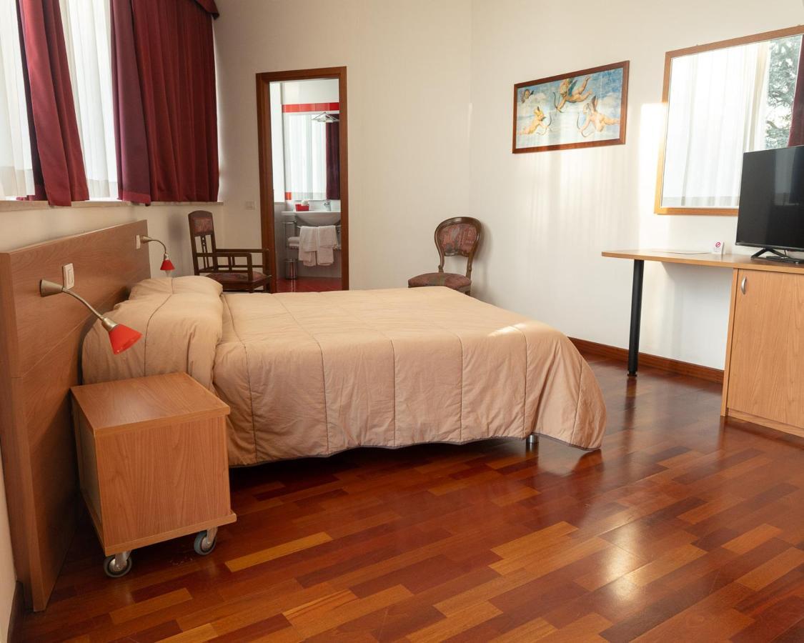 Hotel All'Oasi パエーゼ エクステリア 写真