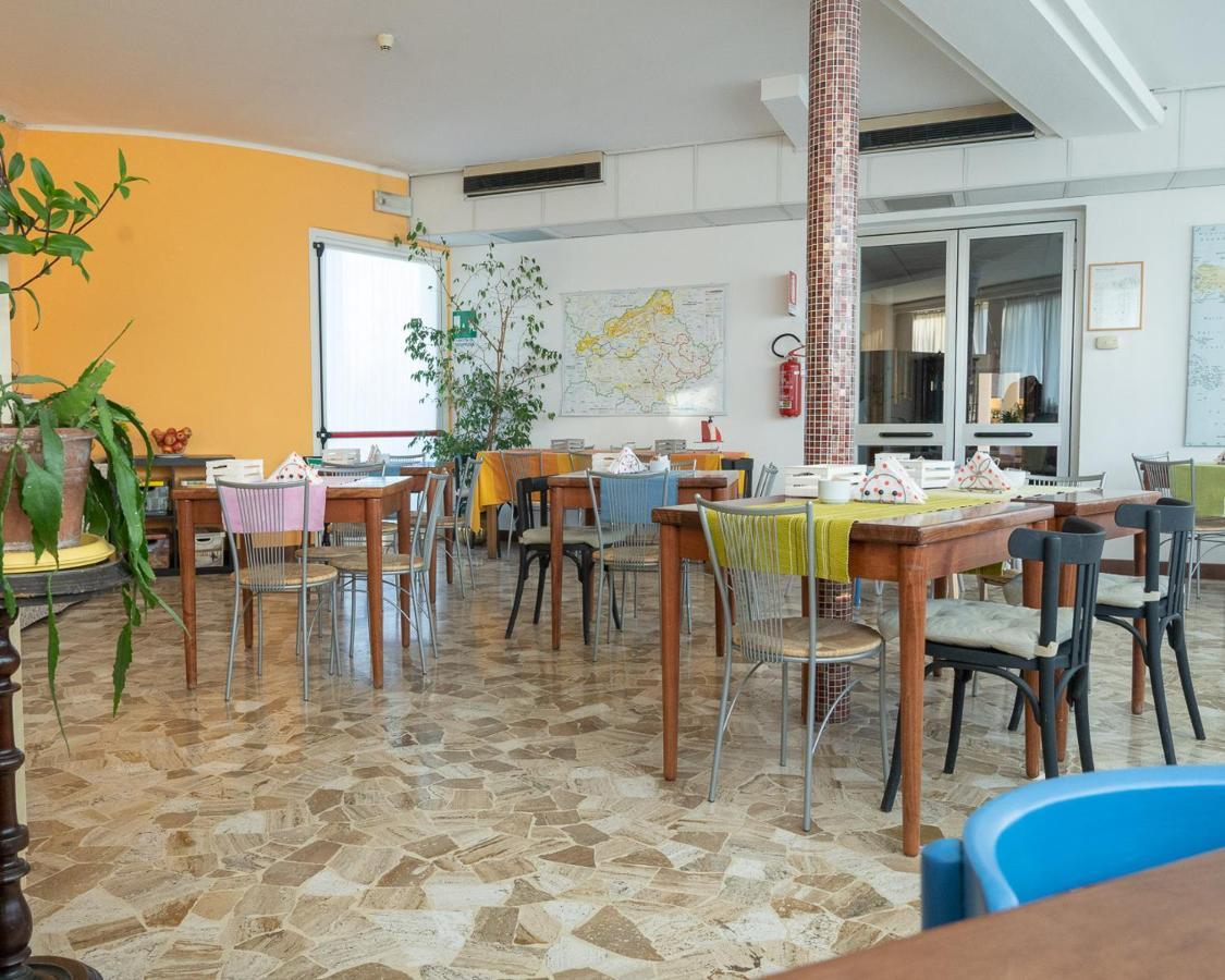 Hotel All'Oasi パエーゼ エクステリア 写真