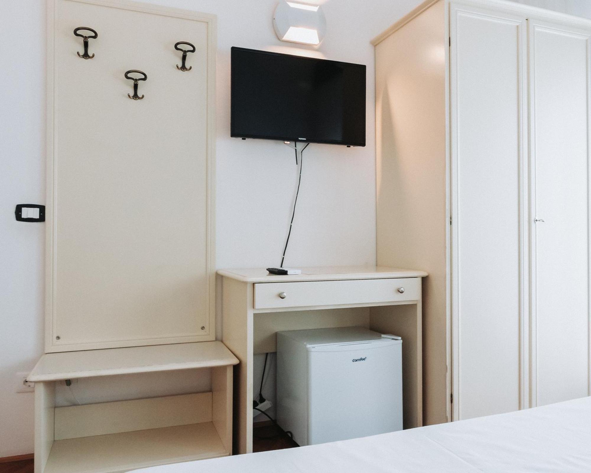 Hotel All'Oasi パエーゼ エクステリア 写真